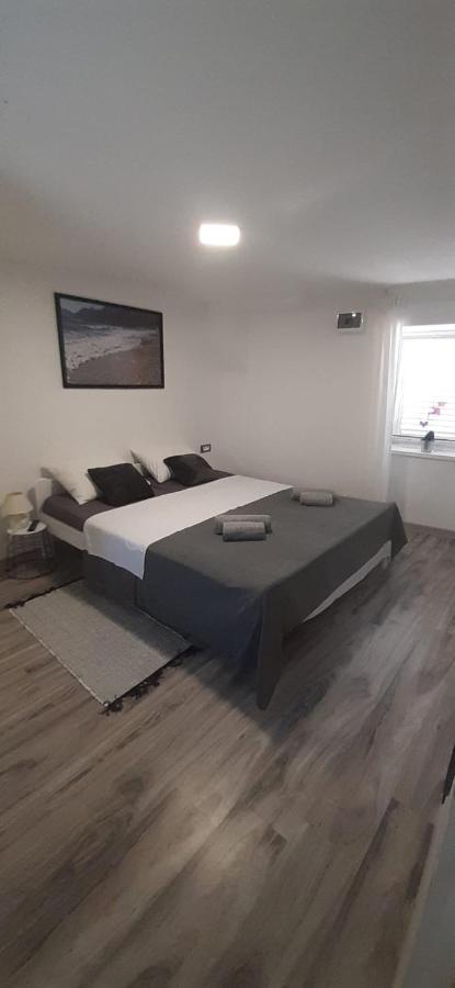 Apartman Goga Draga Bašćanska Exteriör bild